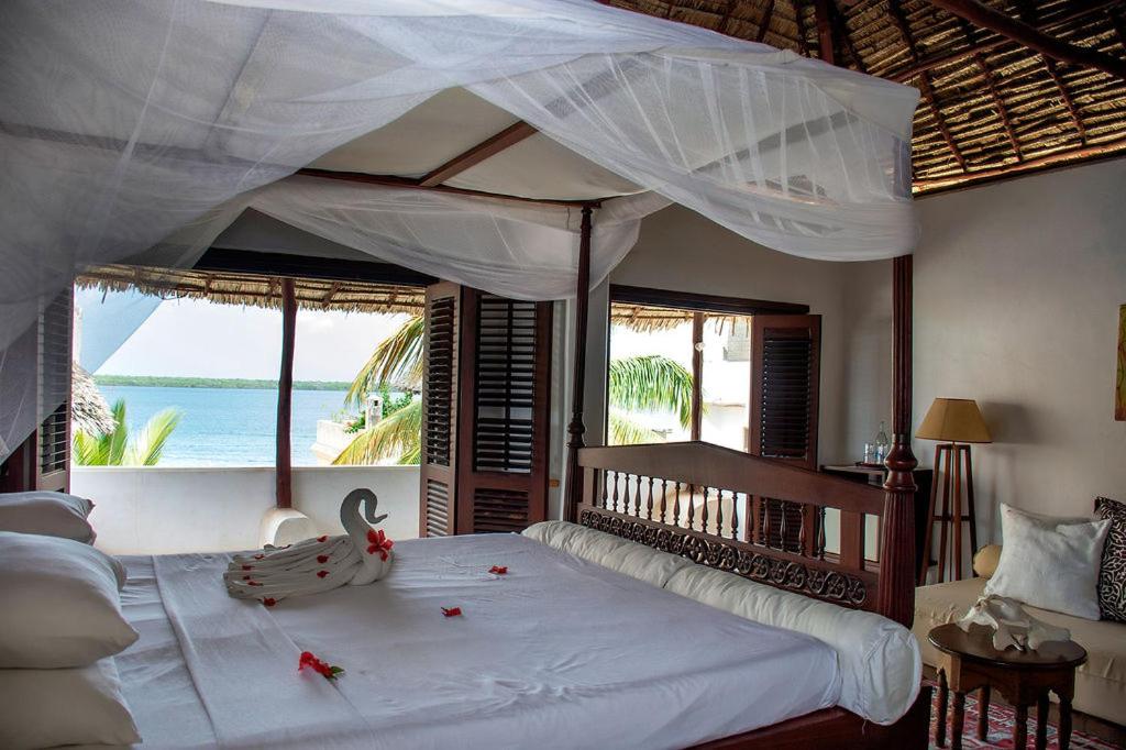 LAMU HOUSE