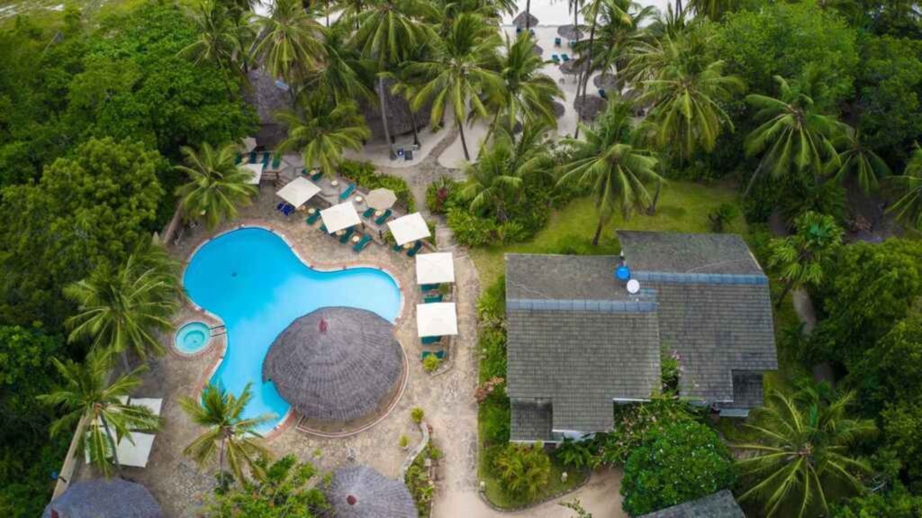 Pinewood Beach Resort & Spa 1
