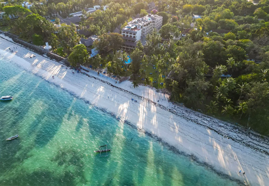 Neptune Village Beach Resort & Spa 4